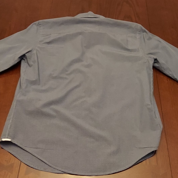 GAP Lived In Button Up - Picture 3 of 5